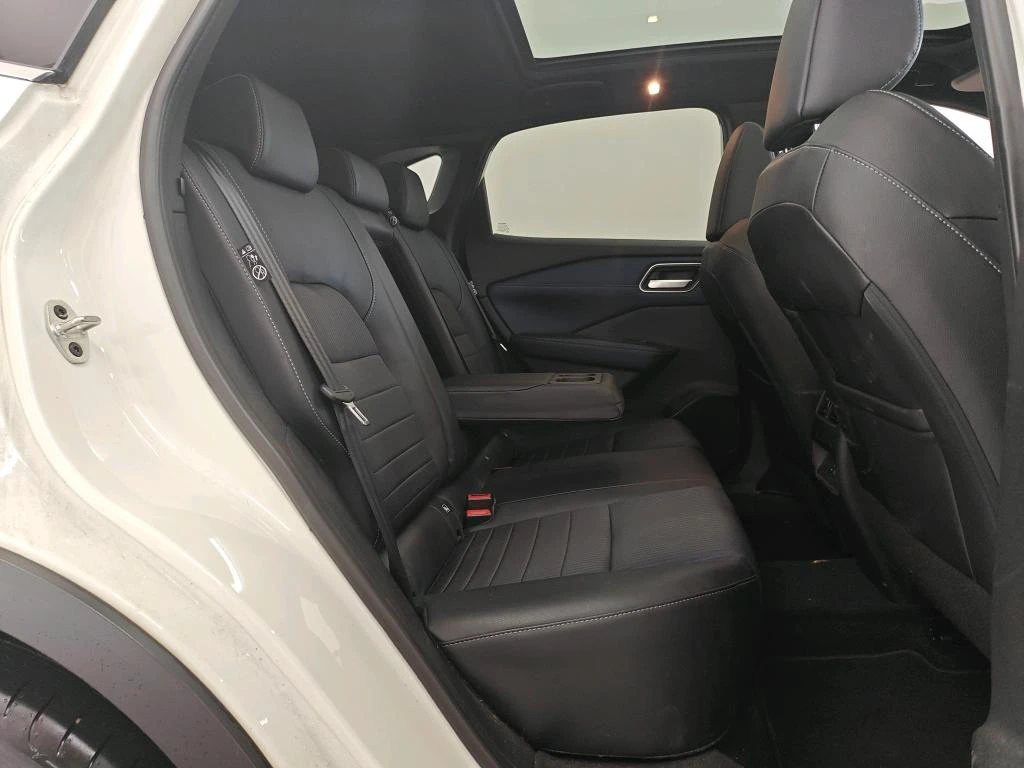 Nissan Qashqai 1.3 Premium MHEV, снимка 12 - Автомобили и джипове - 56068345