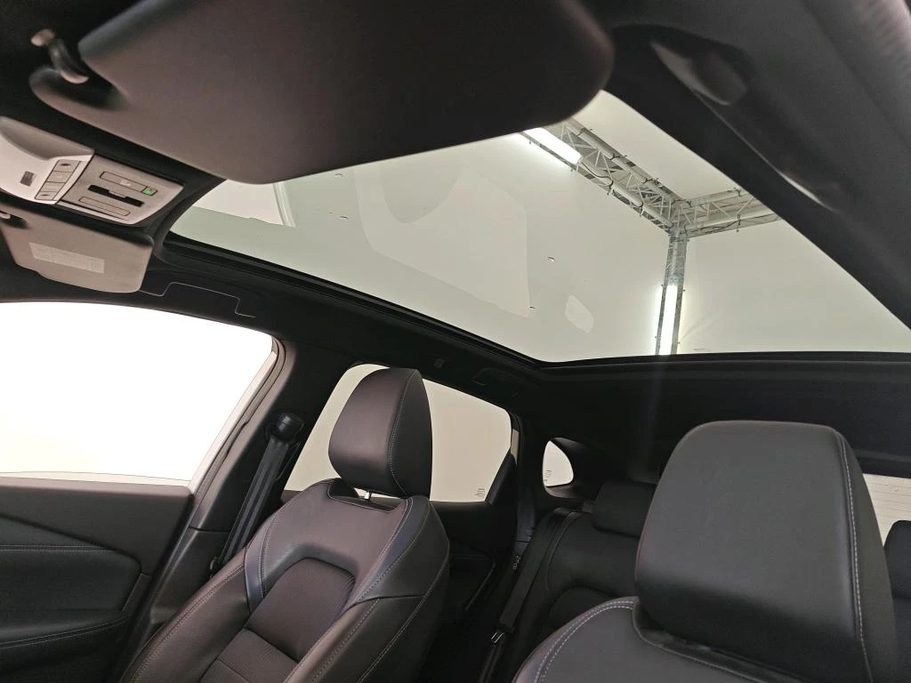 Nissan Qashqai 1.3 Premium MHEV, снимка 8 - Автомобили и джипове - 56068345