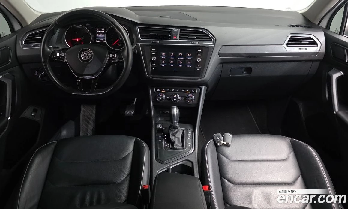 VW Tiguan 2.0 TDI Premium, снимка 10 - Автомобили и джипове - 56122263