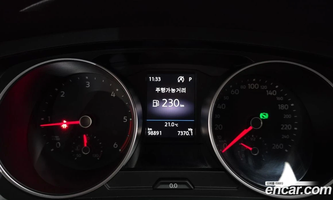 VW Tiguan 2.0 TDI Premium, снимка 11 - Автомобили и джипове - 56122263