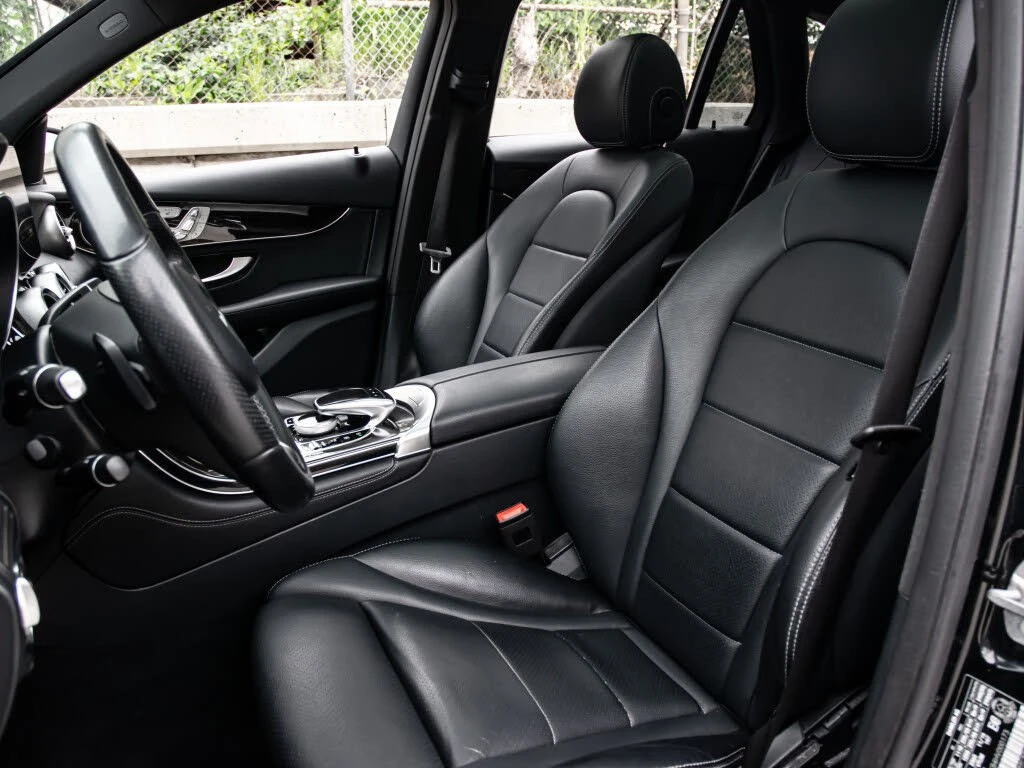 Mercedes-Benz GLC 300 AMG Sport * Панорама * АвтоКредит (ЦЕНА ДО БГ), снимка 9 - Автомобили и джипове - 56187059