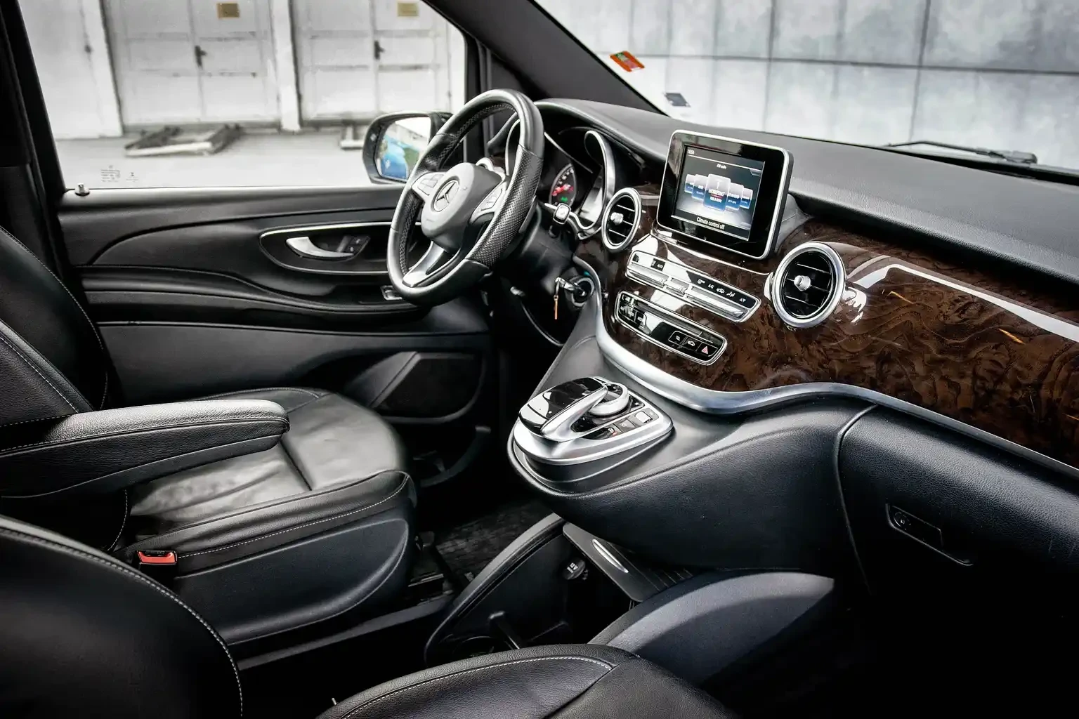 Mercedes-Benz V 250 Amg packet, обслужен, снимка 12 - Бусове и автобуси - 56690882
