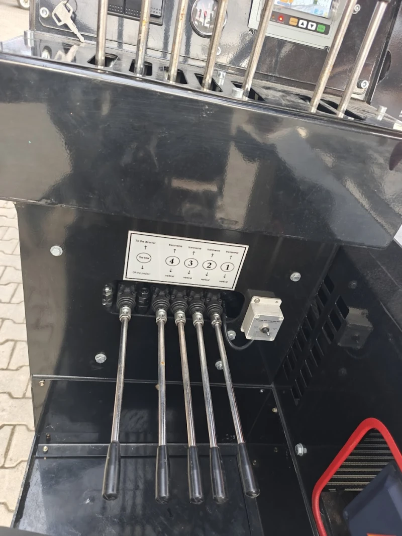 Автокран Друга марка Bautrax SPC50, снимка 16 - Индустриална техника - 53108121