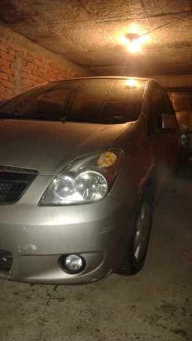 Toyota Corolla verso 2.0 D4D на части , снимка 2