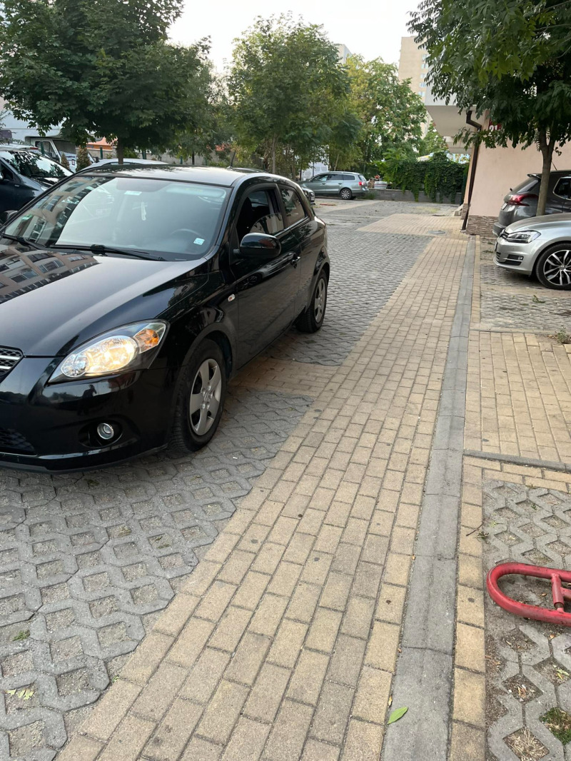 Kia Pro ceed 1.4i, снимка 2 - Автомобили и джипове - 42600251