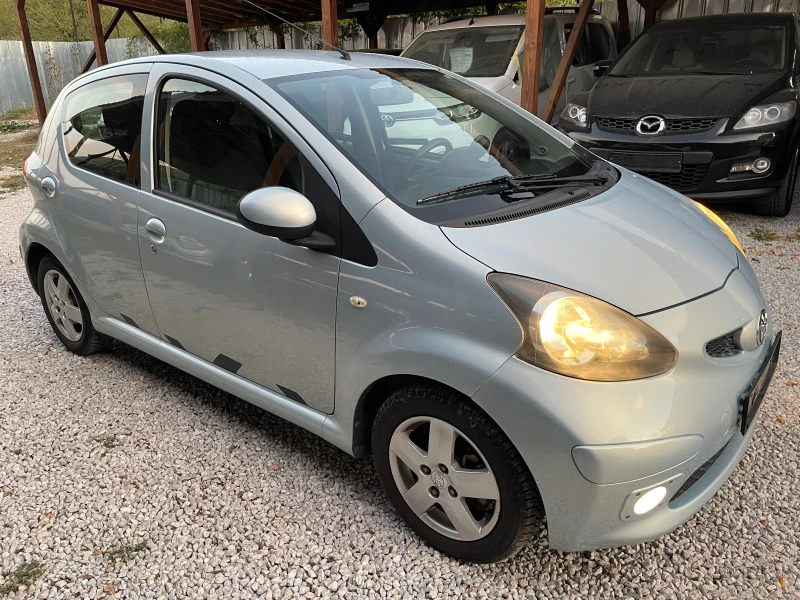 Toyota Aygo 1.0 i A/C, снимка 5 - Автомобили и джипове - 47338126