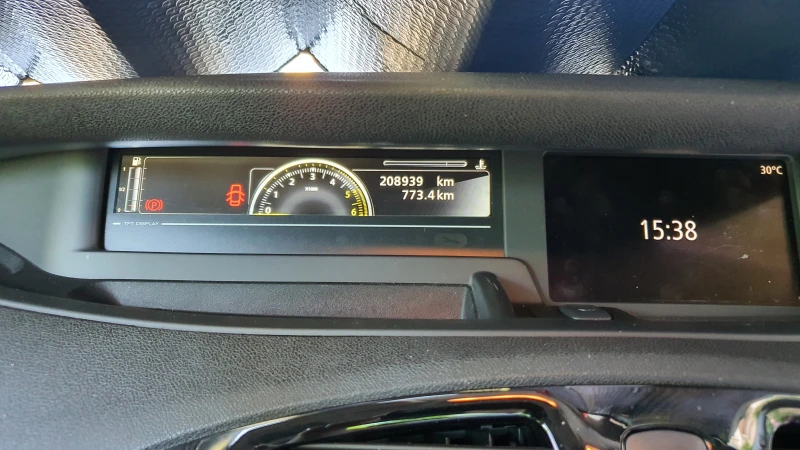 Renault Grand scenic 1.6 dci BOSE, снимка 8 - Автомобили и джипове - 52554808