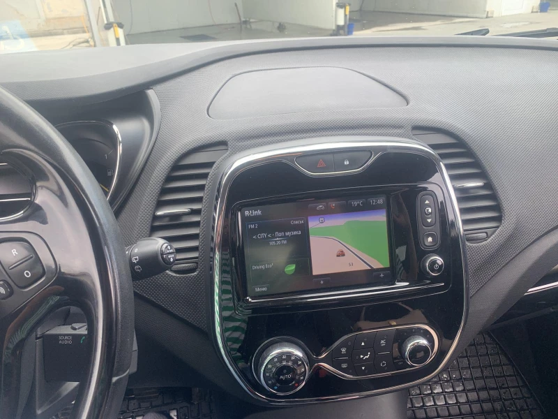 Renault Captur 1.5, снимка 13 - Автомобили и джипове - 52730112