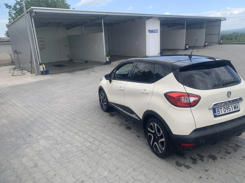 Renault Captur 1.5, снимка 9 - Автомобили и джипове - 52730112