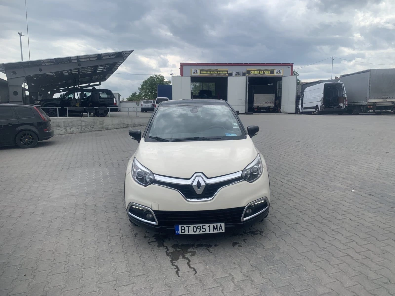 Renault Captur 1.5, снимка 2 - Автомобили и джипове - 52730112