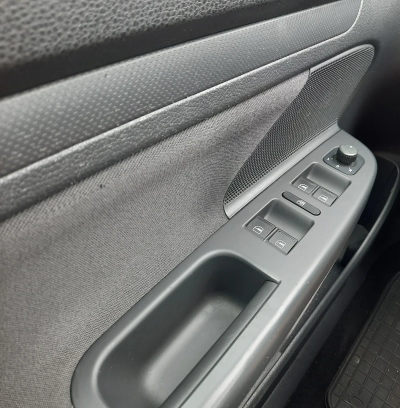 VW Golf 1.4i, снимка 12 - Автомобили и джипове - 51708808