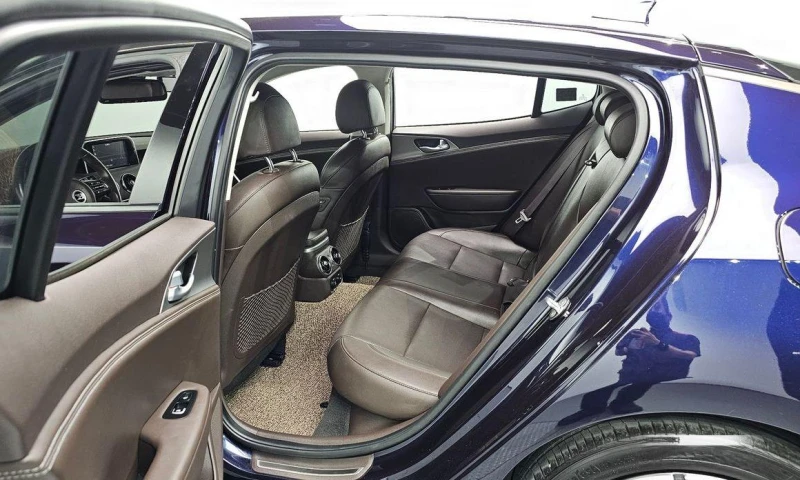 Kia Stinger 2.0 Turbo AWD * НАЙ-ДОБРА ЦЕНА В БЪЛГАРИЯ* , снимка 11 - Автомобили и джипове - 51966968