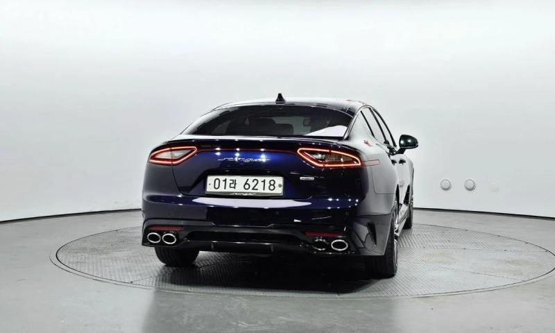 Kia Stinger 2.0 Turbo AWD * НАЙ-ДОБРА ЦЕНА В БЪЛГАРИЯ* , снимка 4 - Автомобили и джипове - 51966968