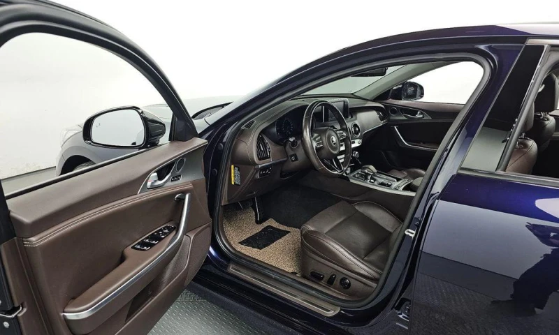 Kia Stinger 2.0 Turbo AWD * НАЙ-ДОБРА ЦЕНА В БЪЛГАРИЯ* , снимка 10 - Автомобили и джипове - 51966968