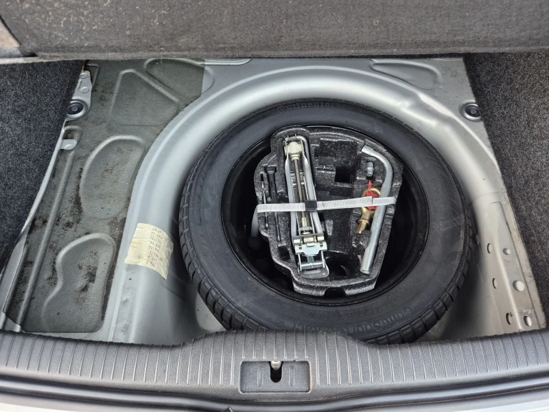 VW Golf 1, 9 TDI  Уникален, юбилеен, 113, 000км!!!, снимка 15 - Автомобили и джипове - 52324147