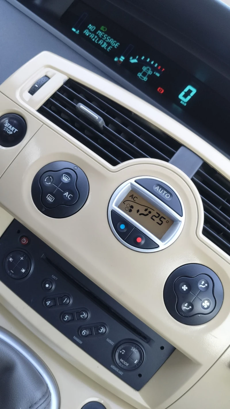 Renault Scenic 1.6i, снимка 10 - Автомобили и джипове - 53059688