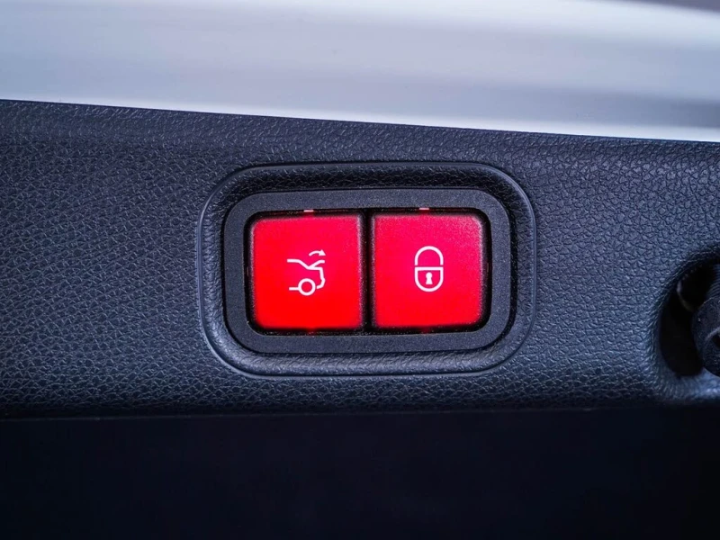 Mercedes-Benz E 400 AMG PK| DIGITAL| BURMASTER| AMBIENT| 9G| PANO| KEY, снимка 17 - Автомобили и джипове - 53256618