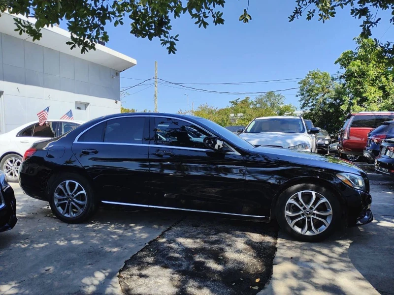 Mercedes-Benz C 300, снимка 12 - Автомобили и джипове - 53442203