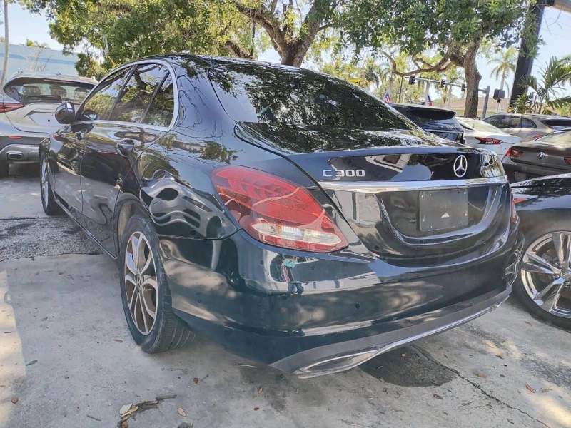 Mercedes-Benz C 300, снимка 7 - Автомобили и джипове - 53442203