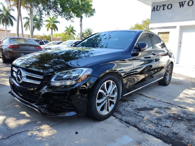 Mercedes-Benz C 300, снимка 3 - Автомобили и джипове - 53442203