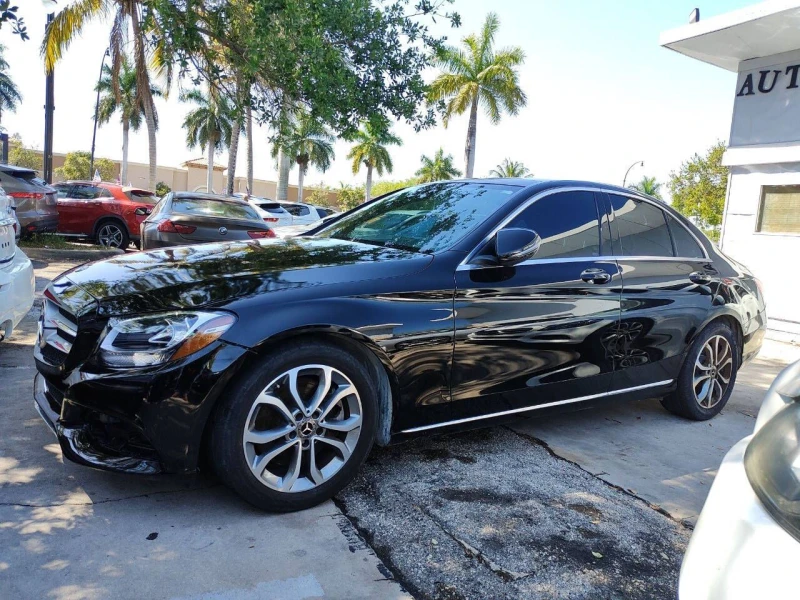 Mercedes-Benz C 300, снимка 5 - Автомобили и джипове - 53442203