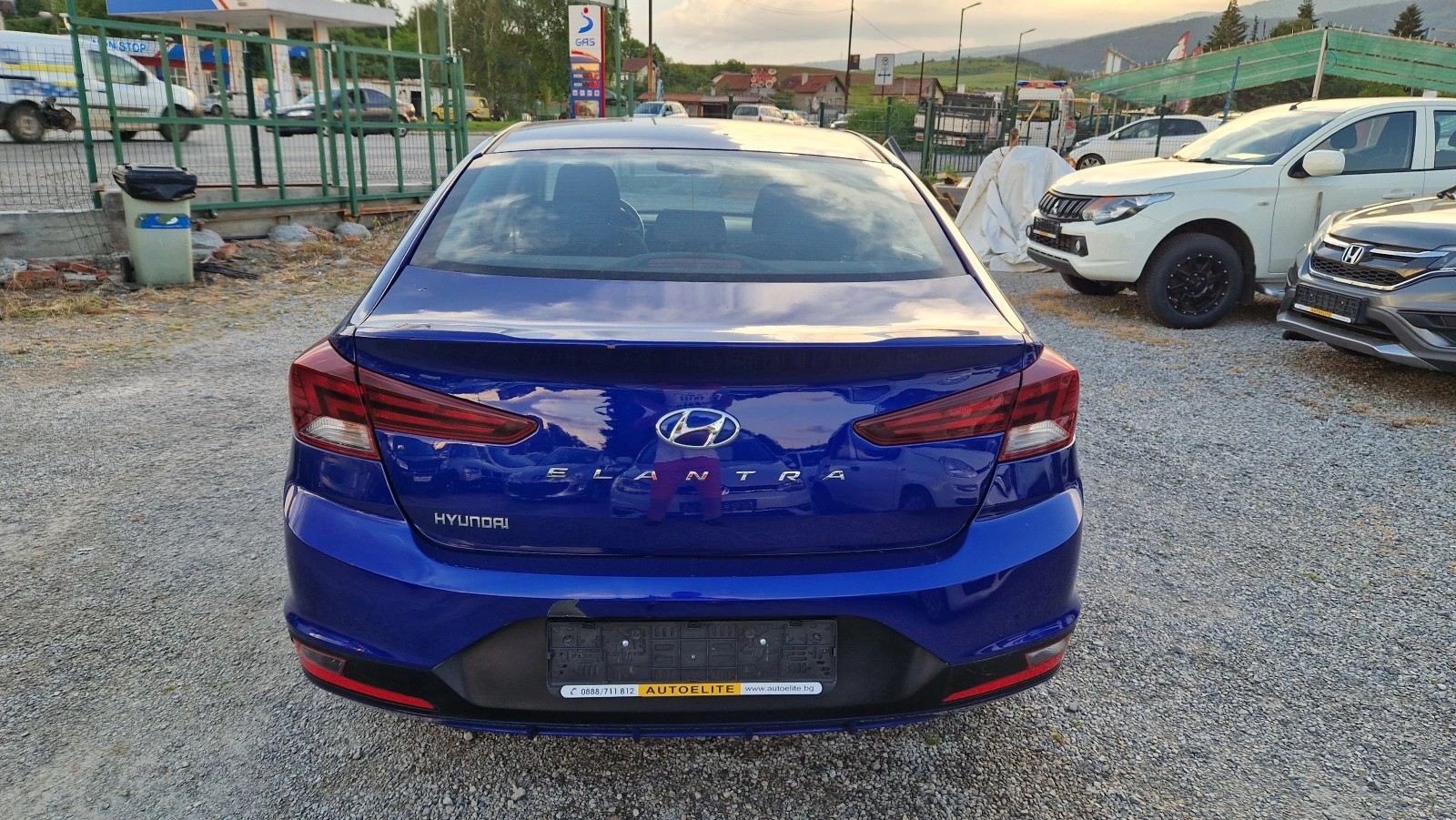 Hyundai Elantra 1.6i EUR.6 - изображение 8