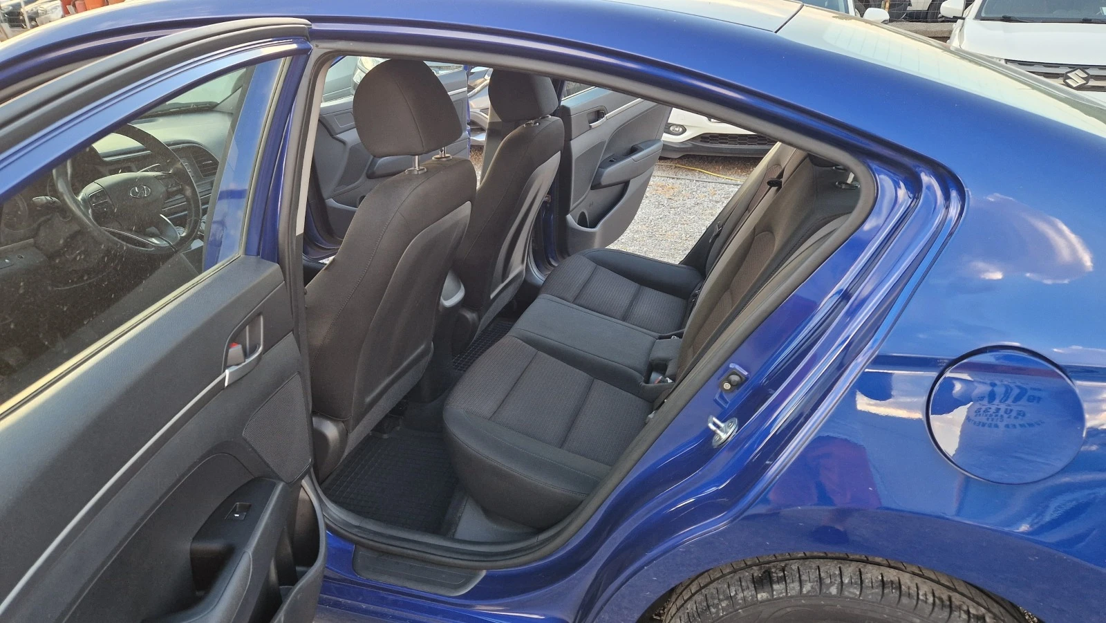 Hyundai Elantra 1.6i EUR.6 - изображение 10