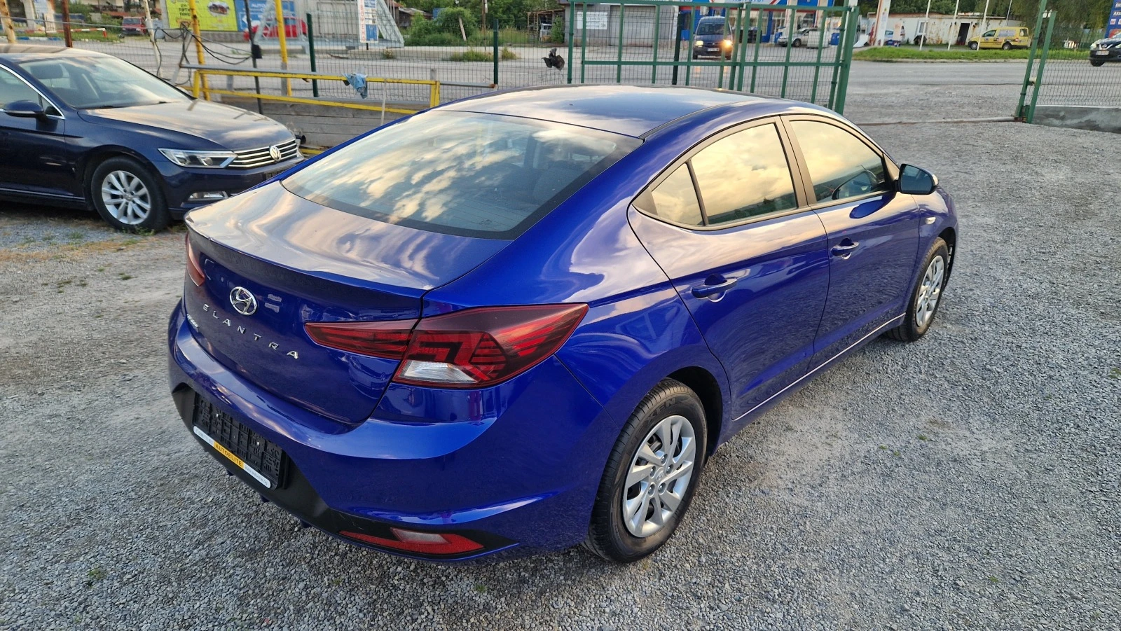 Hyundai Elantra 1.6i EUR.6 - изображение 3