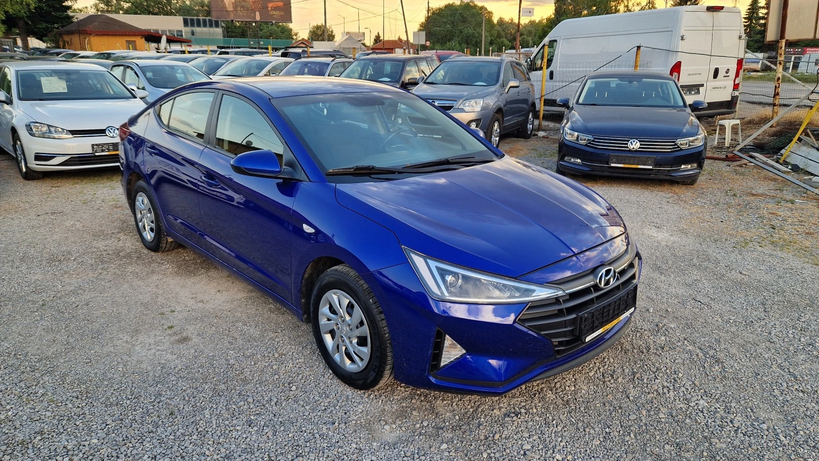 Hyundai Elantra 1.6i EUR.6 - изображение 2