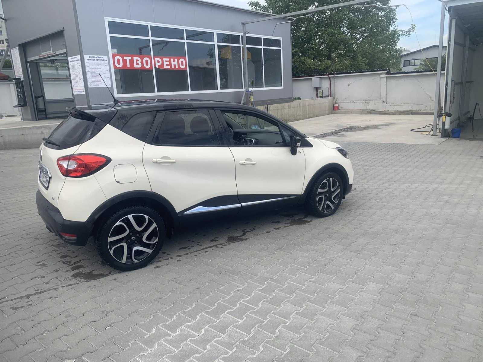 Renault Captur 1.5 - изображение 6