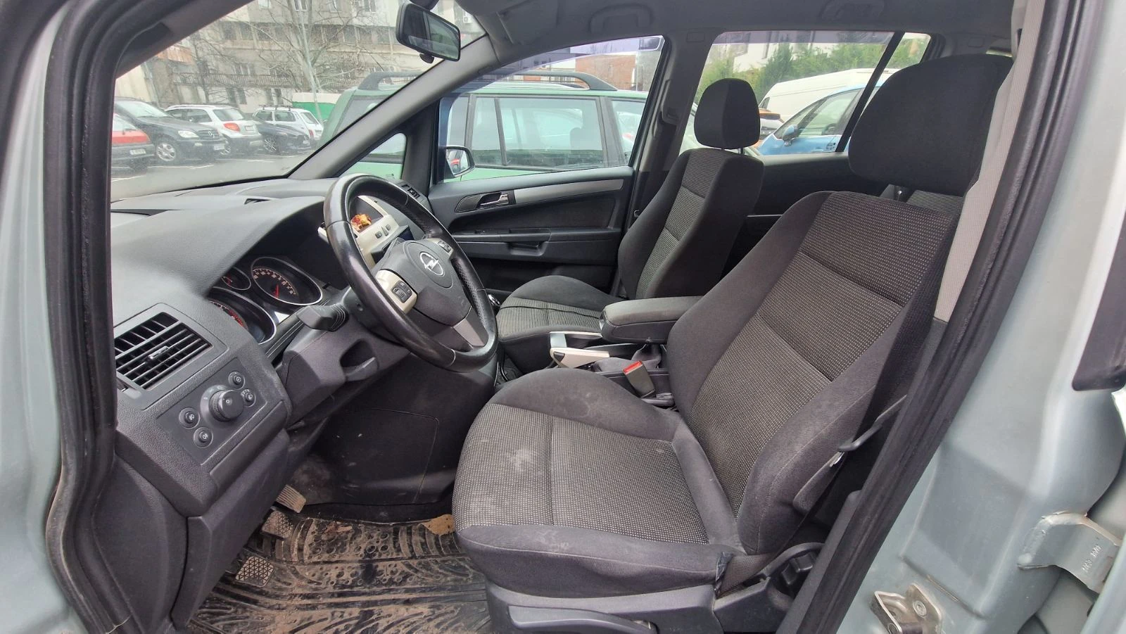 Opel Zafira 1.6 метан, снимка 6 - Автомобили и джипове - 53194444