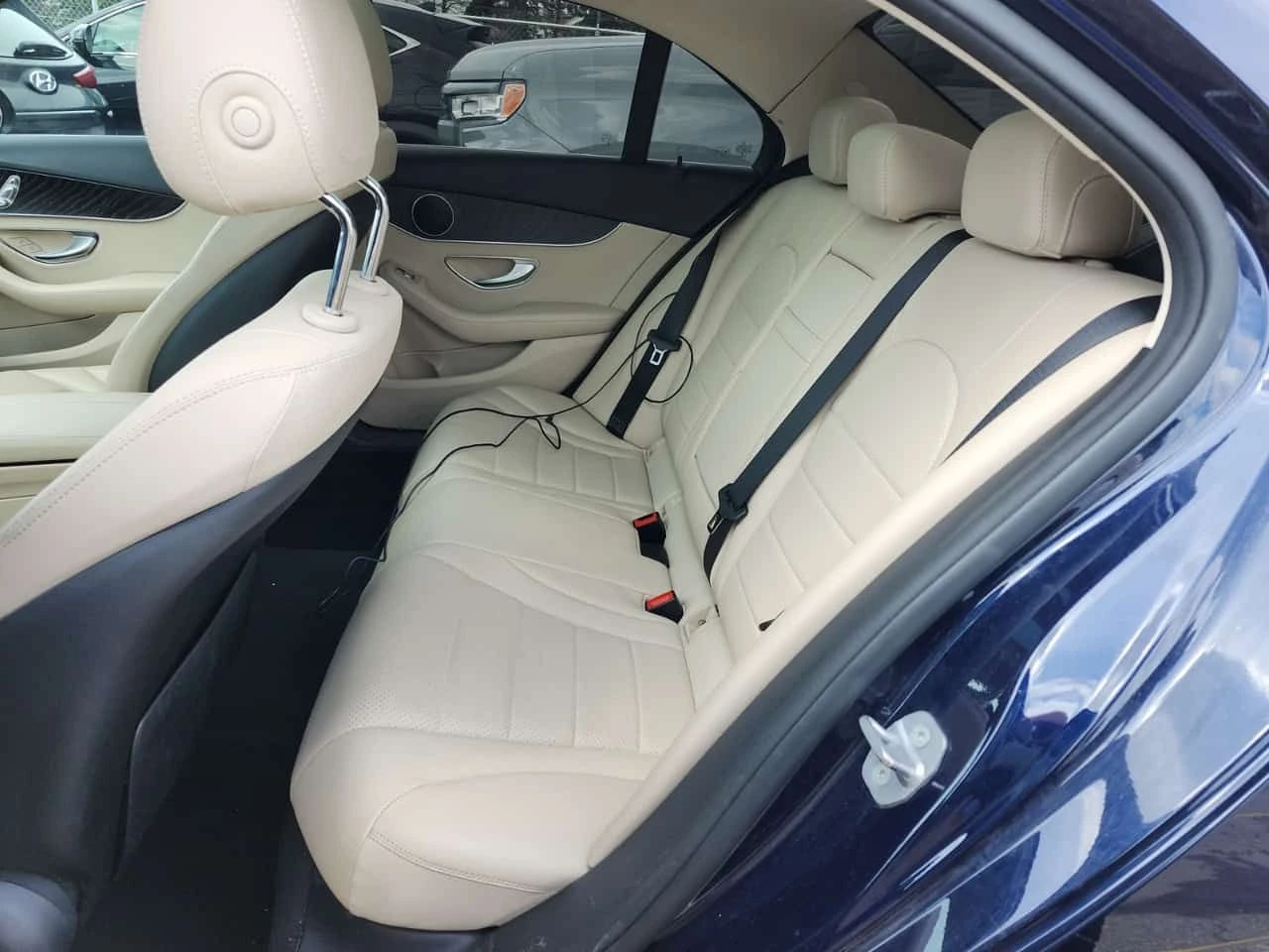 Mercedes-Benz C 300 * АВТОКРЕДИТ БЕЗ ПЪРВОНАЧАЛНА ВНОСКА, снимка 13 - Автомобили и джипове - 54627729