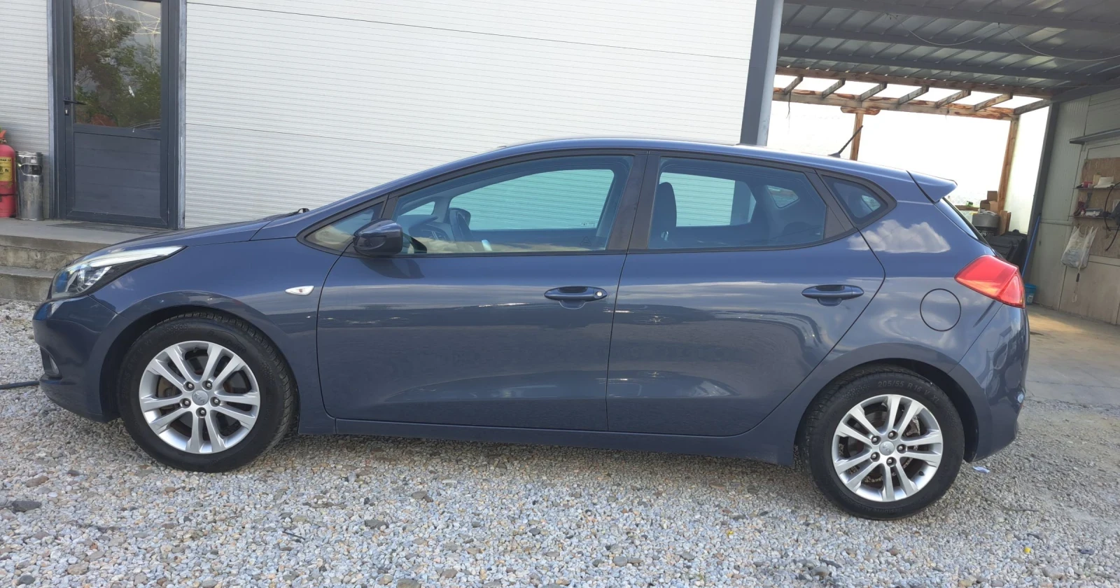 Kia Ceed 1.4 CRDI, снимка 3 - Автомобили и джипове - 54708175