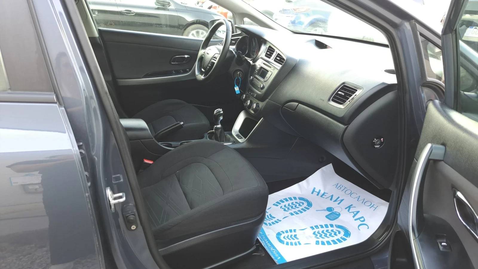 Kia Ceed 1.4 CRDI, снимка 10 - Автомобили и джипове - 54708175