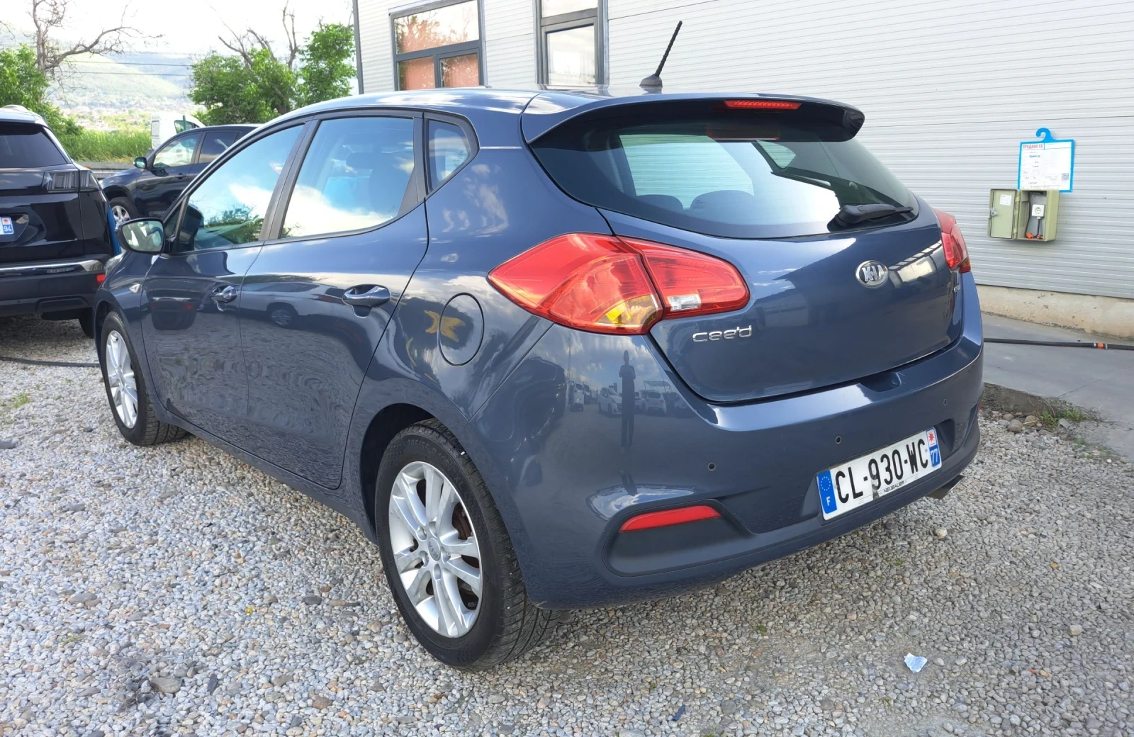 Kia Ceed 1.4 CRDI, снимка 4 - Автомобили и джипове - 54708175