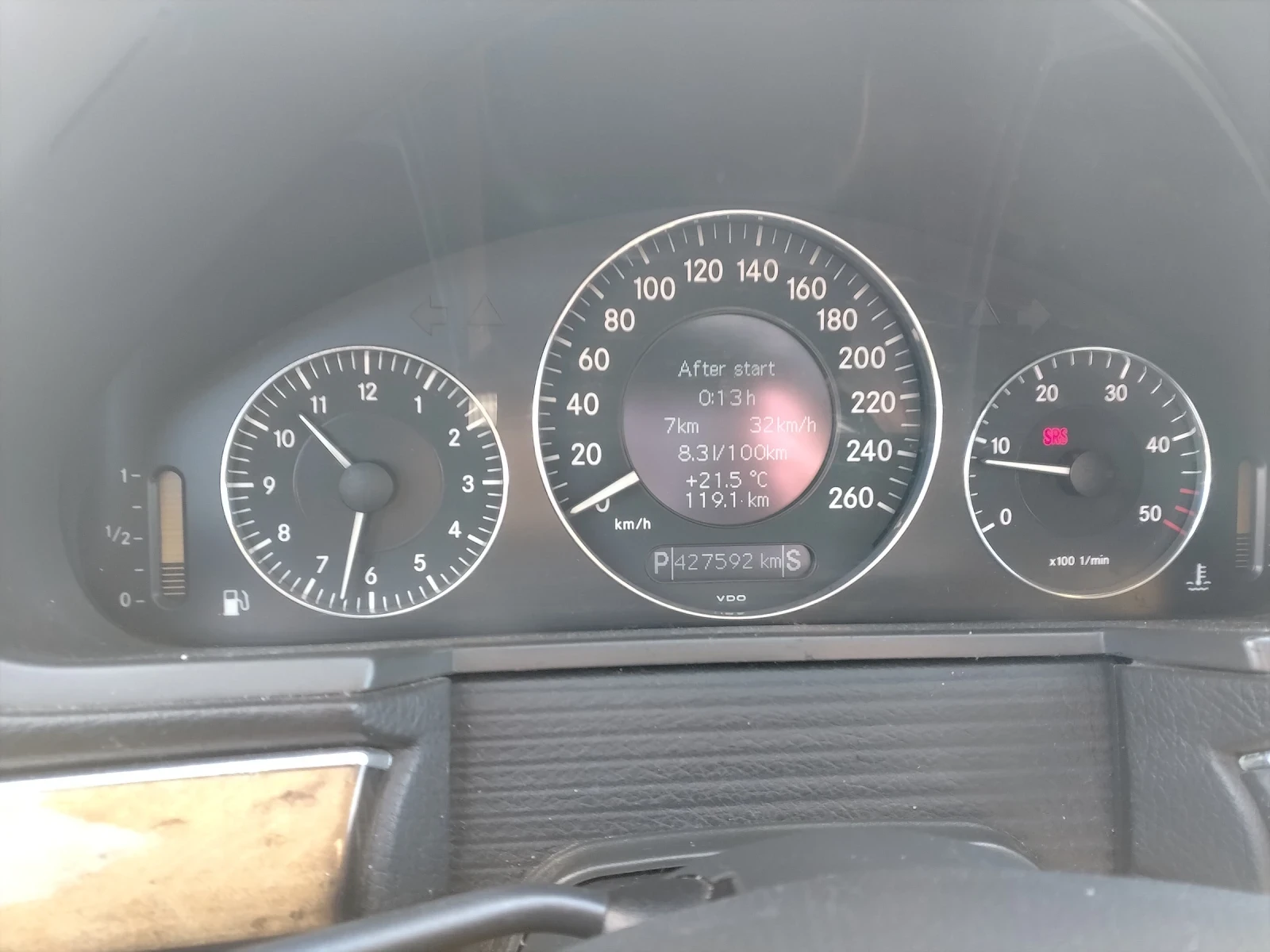 Mercedes-Benz E 270, снимка 17 - Автомобили и джипове - 55283458