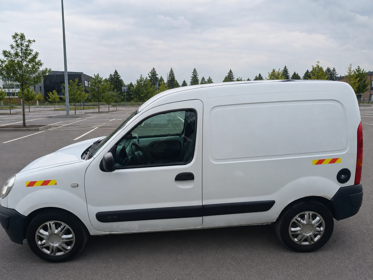 Renault Kangoo 1.5 dCi 70, снимка 4 - Автомобили и джипове - 55391245