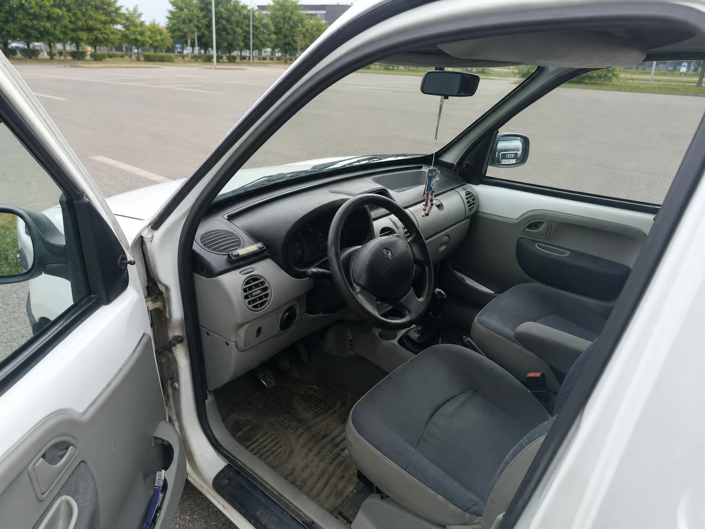 Renault Kangoo 1.5 dCi 70, снимка 12 - Автомобили и джипове - 55391245