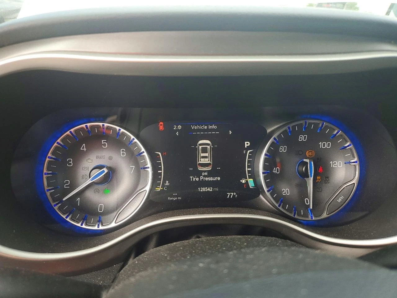 Chrysler Pacifica 3.6l Touring L, снимка 9 - Автомобили и джипове - 56058294