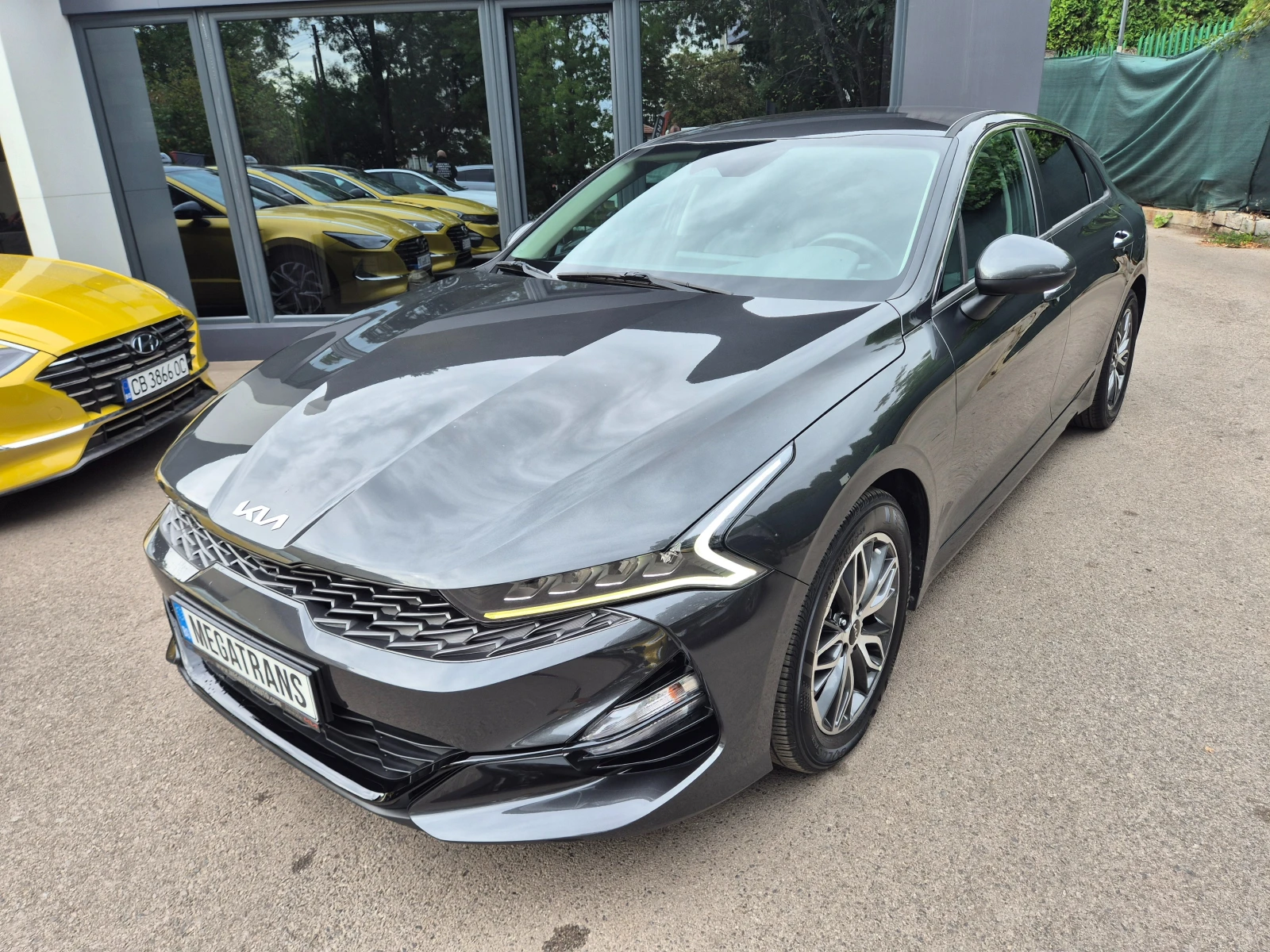 Kia K5 2.0 cm3 LPG наличен в БГ, снимка 2 - Автомобили и джипове - 56080809