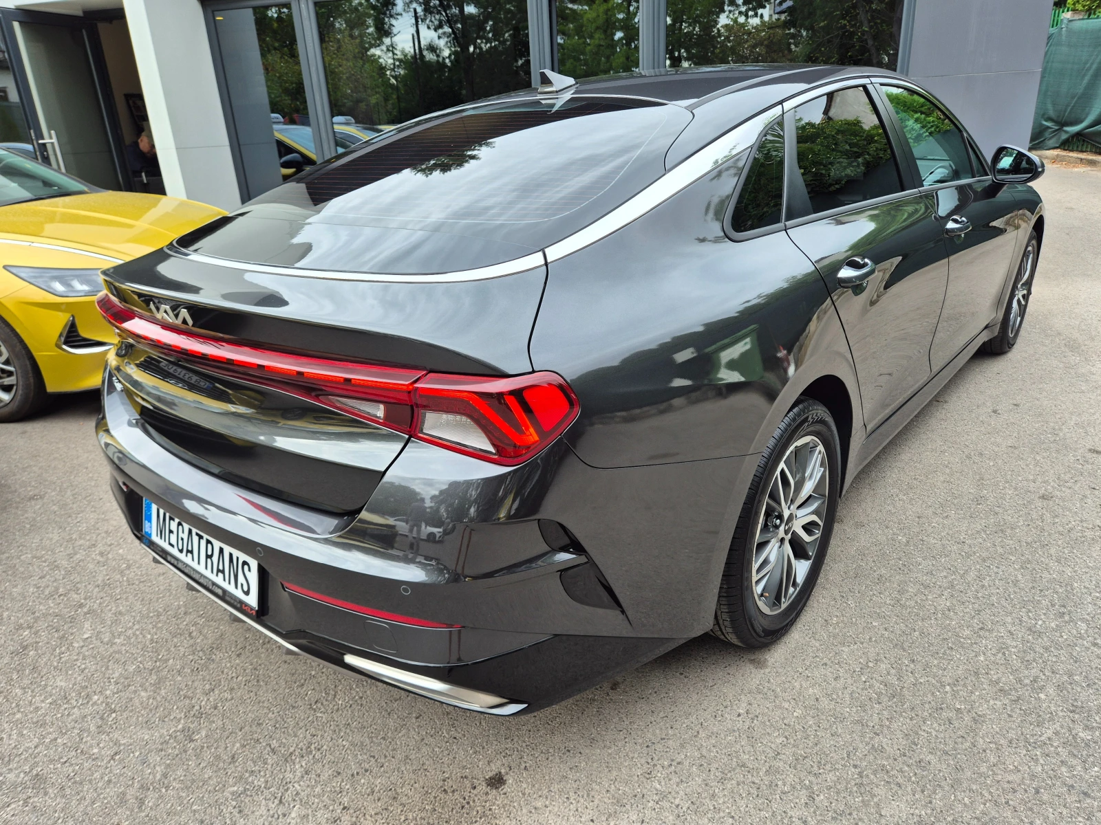Kia K5 2.0 cm3 LPG наличен в БГ, снимка 4 - Автомобили и джипове - 56080809