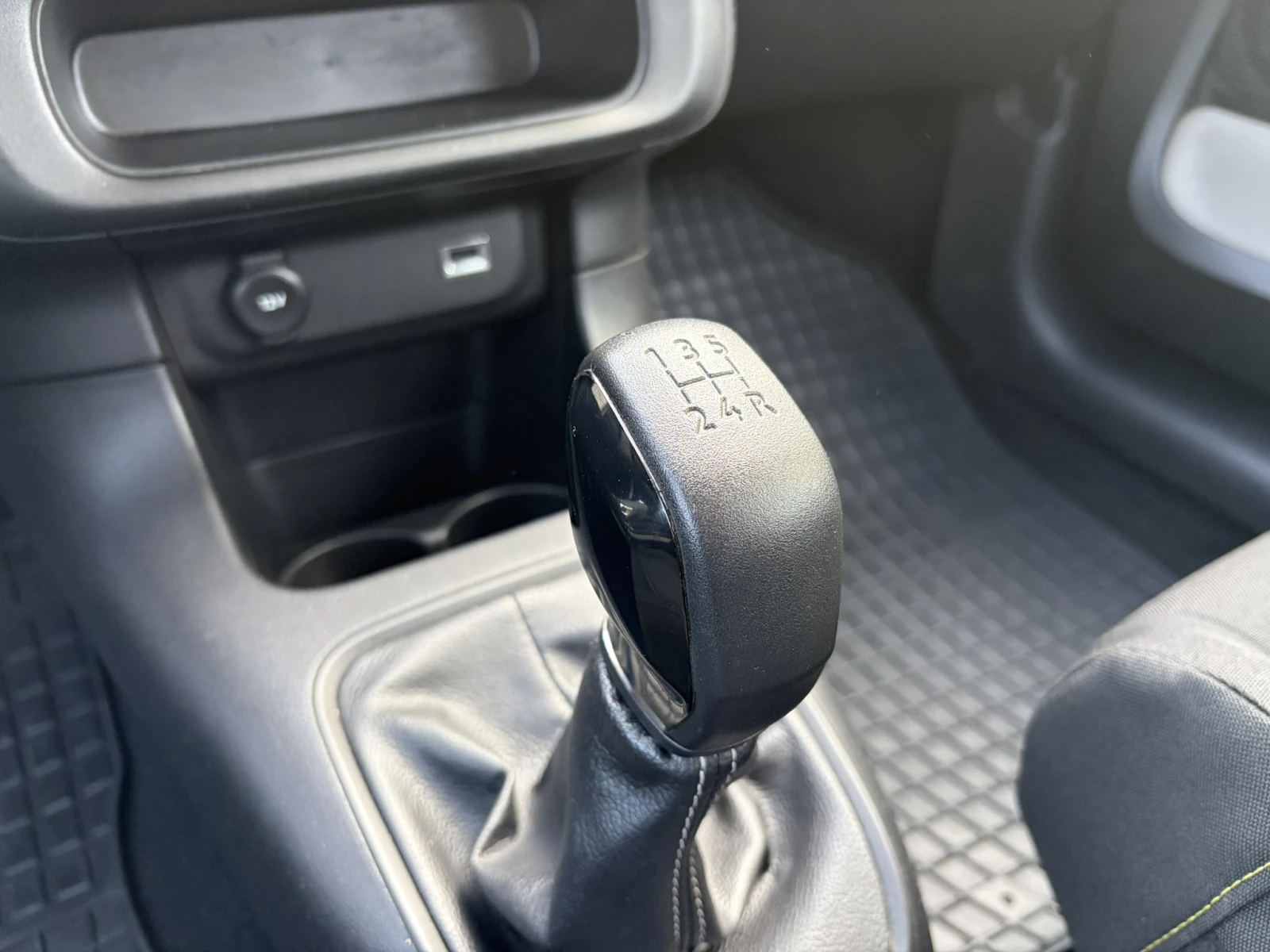 Citroen C3 FEEL PACK, снимка 13 - Автомобили и джипове - 56360056