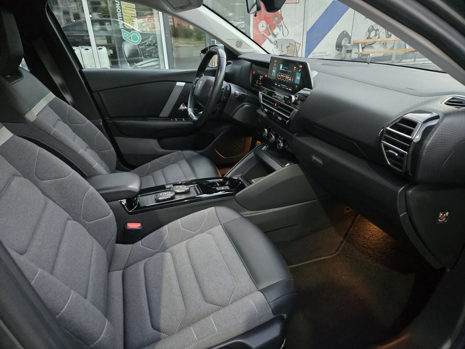 Citroen C4 1.5 HDi Feel Pack /KEYLESS /������/ Head-up | Mobile.bg � ����������� 13