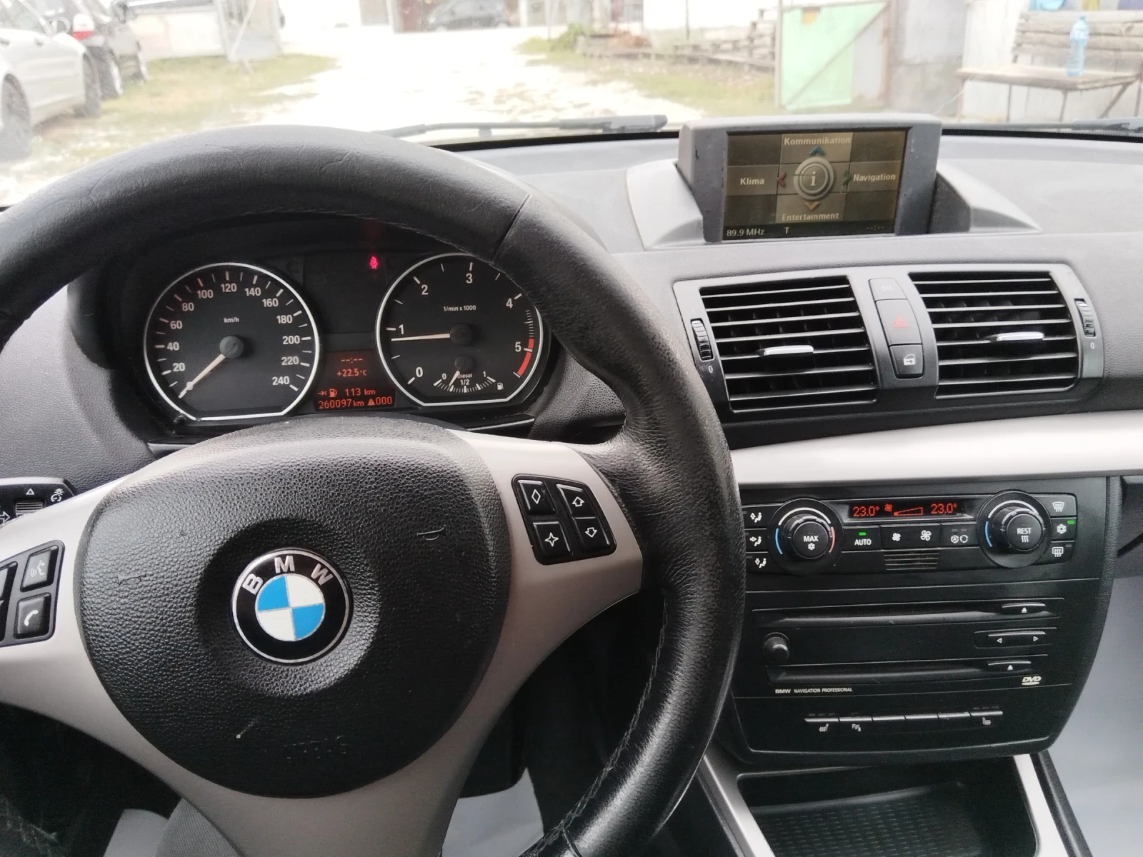 BMW 120 2.0 D, снимка 16 - Автомобили и джипове - 56417391