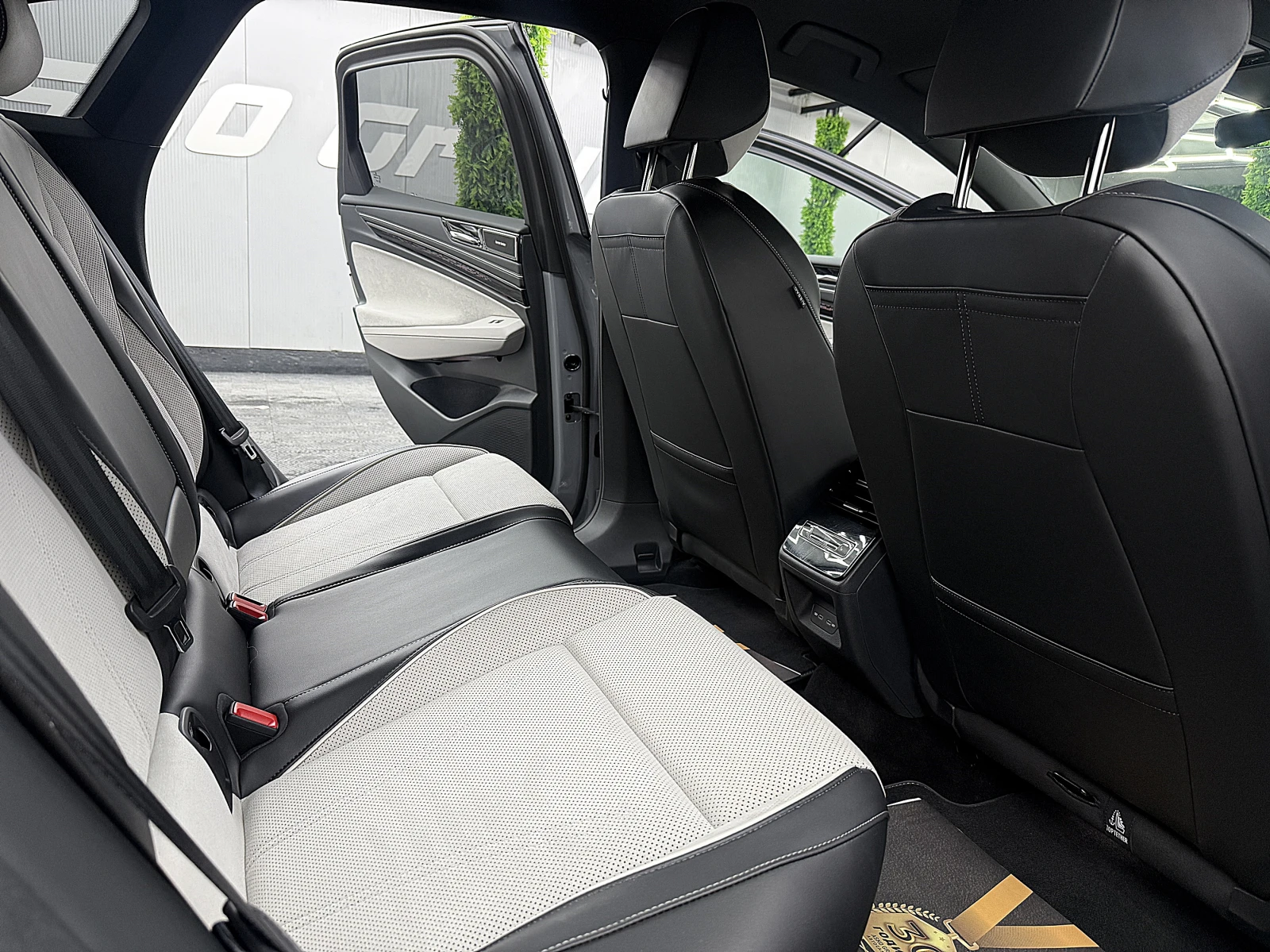 VW ID.7  360 CAM* KEYLESS* DISTR* 91kWh* �������� ������ | Mobile.bg � ����������� 12
