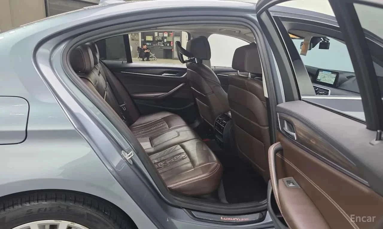 BMW 530, снимка 17 - Автомобили и джипове - 56688517