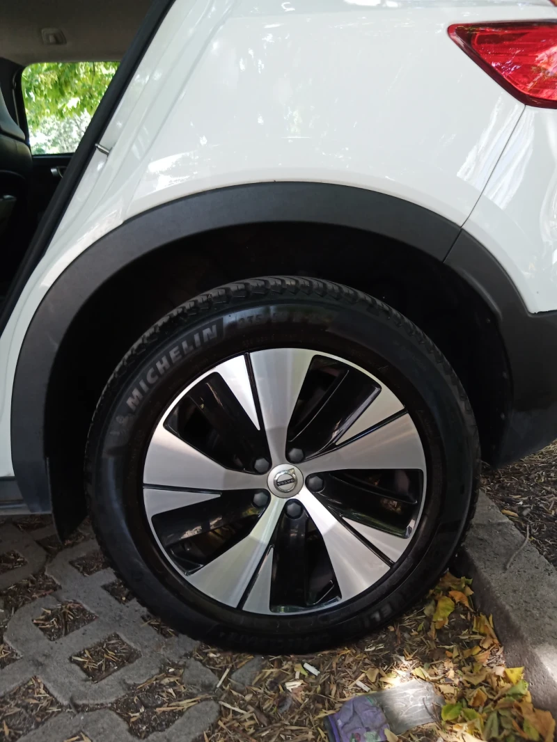 Volvo XC40 Т3 Momentum , снимка 13 - Автомобили и джипове - 51201399
