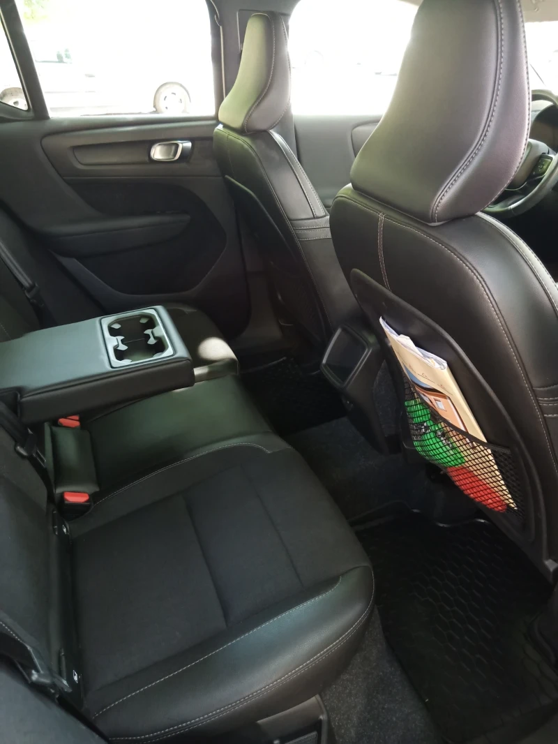 Volvo XC40 Т3 Momentum , снимка 17 - Автомобили и джипове - 51201399