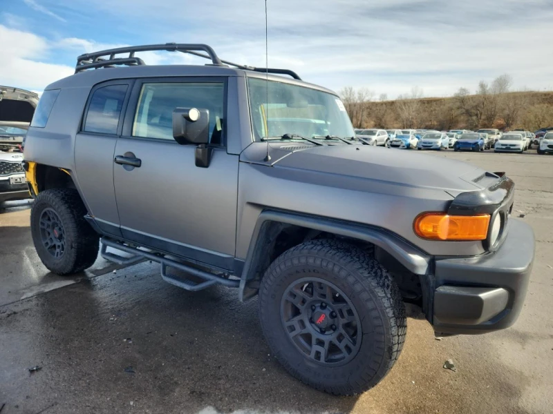 Toyota Fj cruiser  4x4 w/Rear Wheel Drive, снимка 2 - Автомобили и джипове - 52723386