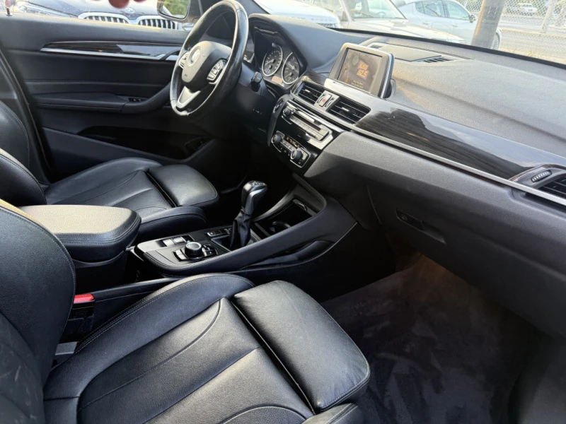 BMW X1 * xDrive28i Sports Activity Vehicle Automatic * CA, снимка 11 - Автомобили и джипове - 53000913
